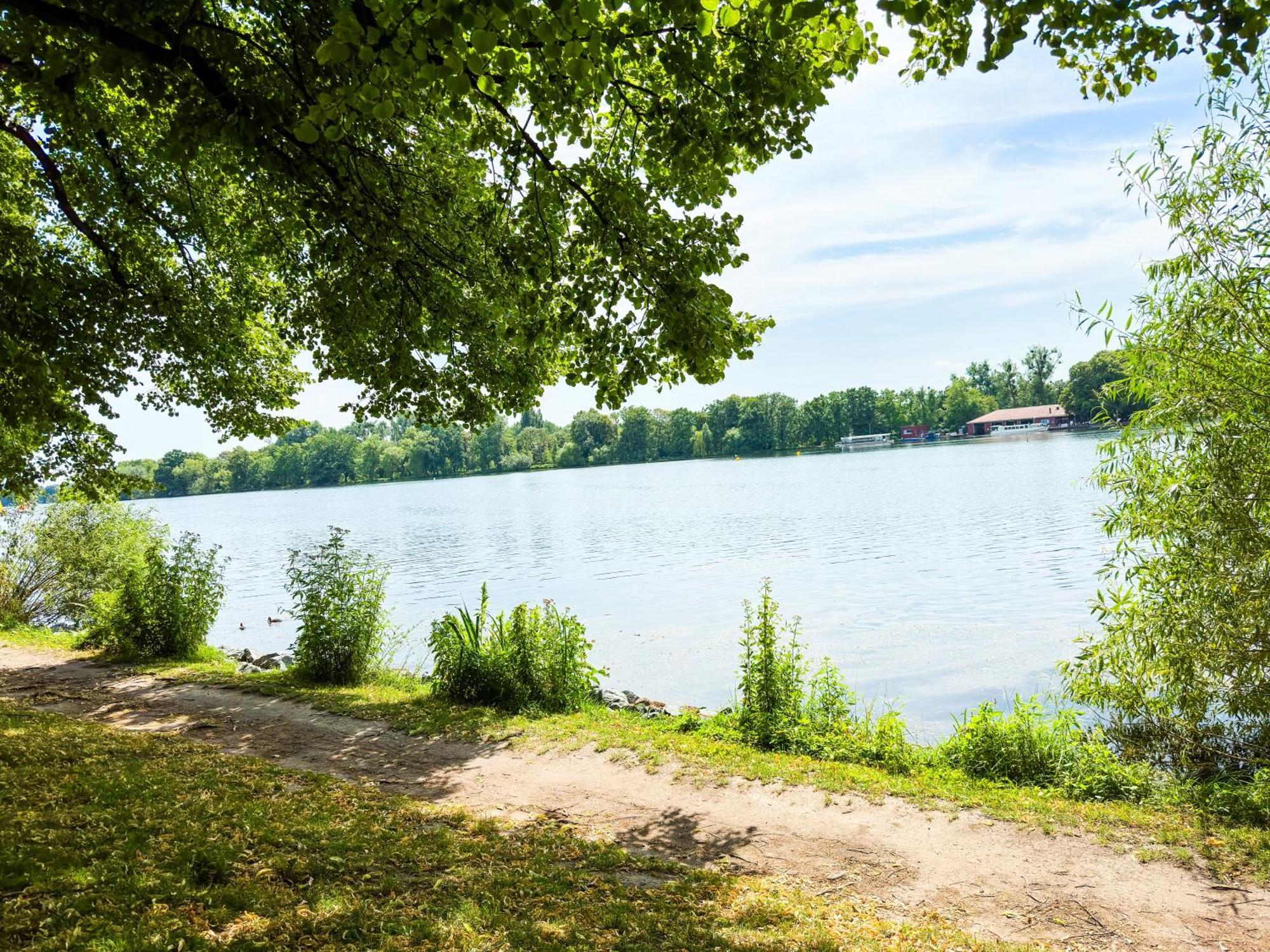 Fuer 4 Gaeste Mit Kostenlosen Parkplaetzen Und Lift Hannover